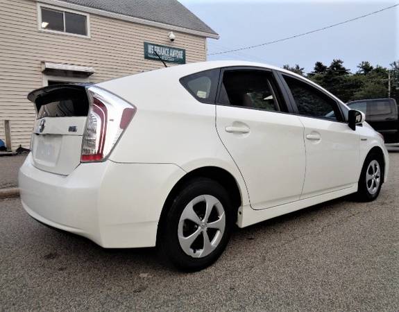 2015 Toyota Prius IV Four All Power Great on Gas Clean IPOD Hybrid -... for sale in Hampton Falls, NH – photo 4