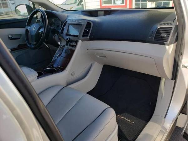 2009 Toyota Venza 4dr Wgn V6 FWD Wagon - - by dealer for sale in Medford, OR – photo 10