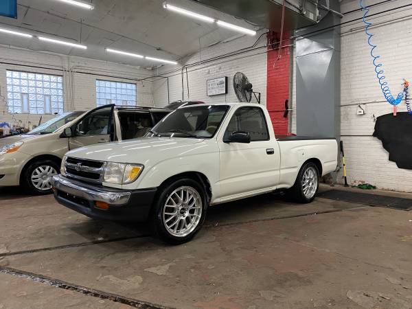 ****1998 Toyota Tacoma 5 speed**** - cars & trucks - by owner -... for sale in Chicago, IL – photo 2