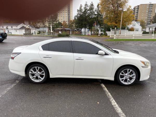 2014 Nissan Maxima SV -EASY FINANCING AVAILABLE - cars & trucks - by... for sale in Bridgeport, CT – photo 5