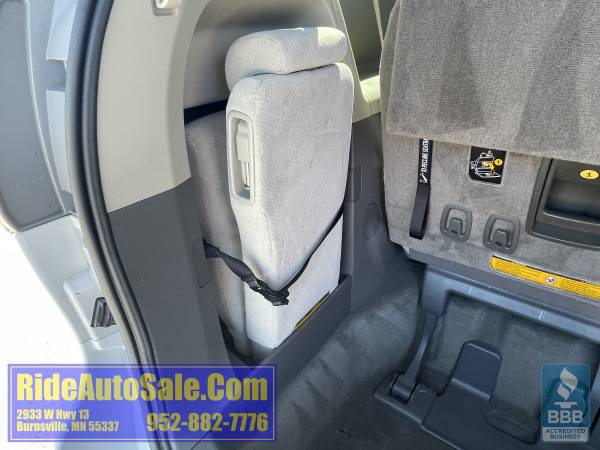 2011 Toyota Sienna LE 7-8 passenger quads Dual AC 3 5 V6 very clean for sale in Burnsville, MN – photo 22