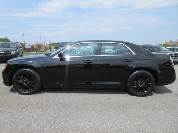 ** 2014 CHRYSLER 300 S AWD- LOADED! NAV! PREMIUM! GUARANTEED FINANCE! for sale in Lancaster, PA – photo 3