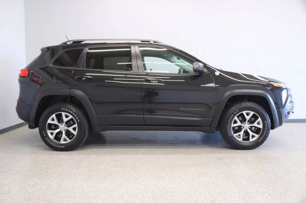 2015 Jeep Cherokee Trailhawk hatchback Brilliant Black Crystal for sale in Nampa, ID – photo 4
