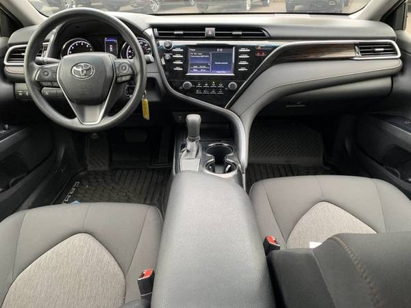 2018 Toyota Camry Celestial Silver Metallic Priced to SELL!!! for sale in Eugene, OR – photo 18