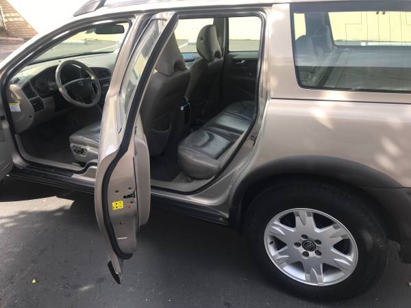 2005 VOLVO XC70 Wagon - cars & trucks - by owner - vehicle... for sale in Palm Desert , CA – photo 4