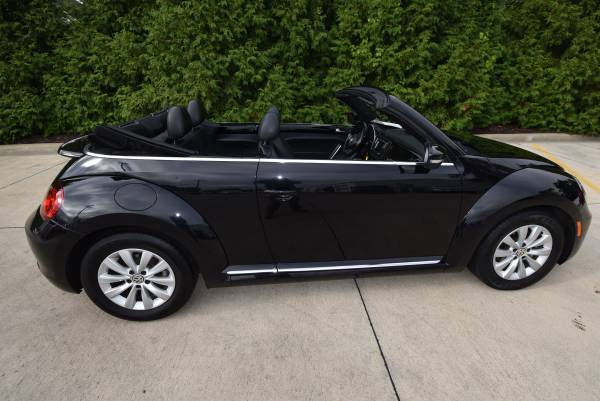 2018 VOLKSWAGEN BEETLE CONVERTIBLE 2.0T S S1099 - cars & trucks - by... for sale in Morton, IL – photo 10