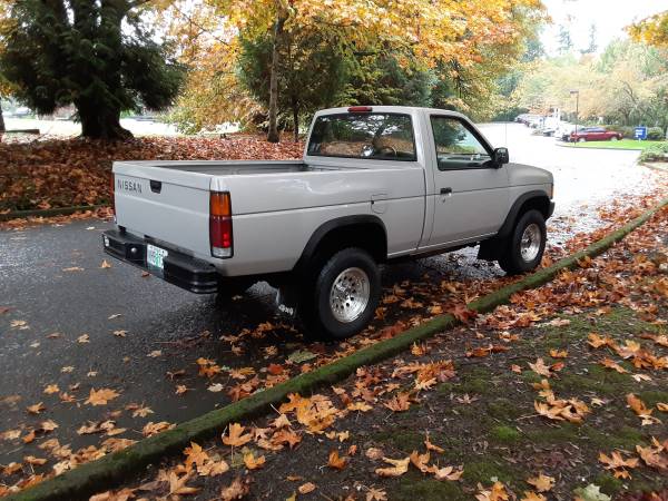 1996 Nissan one owner 4wd XE low miles pick up - for sale in Tacoma, WA – photo 4