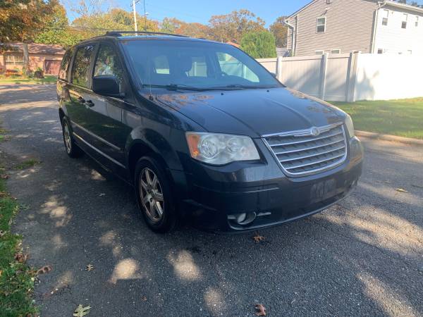 2009 CHRYSLER MINI VAN - cars & trucks - by owner - vehicle... for sale in Ronkonkoma, NY – photo 3