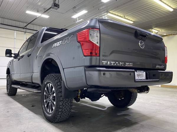 2017 Nissan TITAN XD Crew Cab - Small Town & Family Owned! Excellent for sale in Wahoo, NE – photo 3