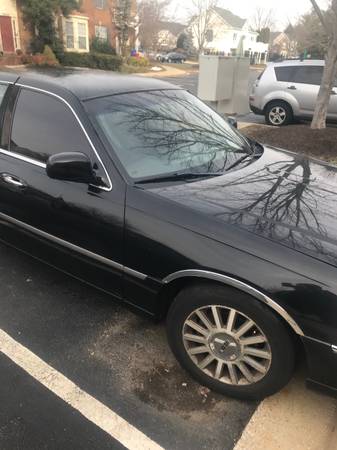 Lincoln town car - cars & trucks - by owner - vehicle automotive sale for sale in Germantown, District Of Columbia – photo 3