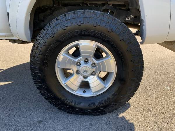 2011 TOYOTA TACOMA * 4X4 * Towing Pkg * We FINANCE / TAKE TRADES -... for sale in Sevierville, TN – photo 18