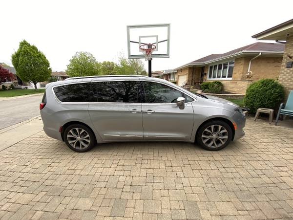2020 Chrysler Pacifica Limited - Loaded for sale in Schiller Park, IL – photo 15