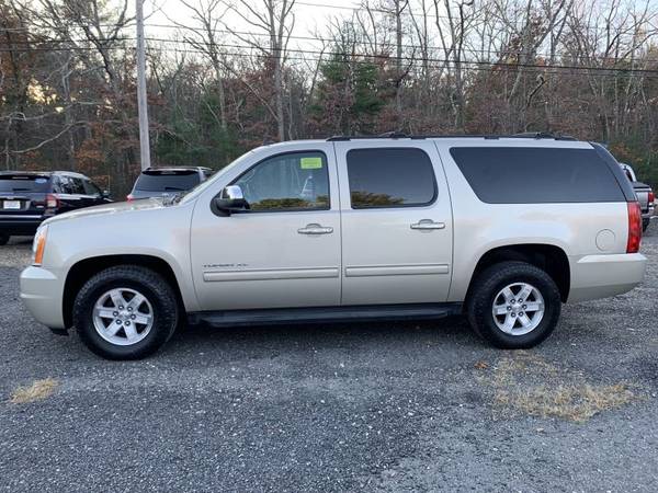 2013 GMC YUKON XL 8 PASSENGER SOUTHERN SUV - cars & trucks - by... for sale in Whitinsville, MA – photo 11