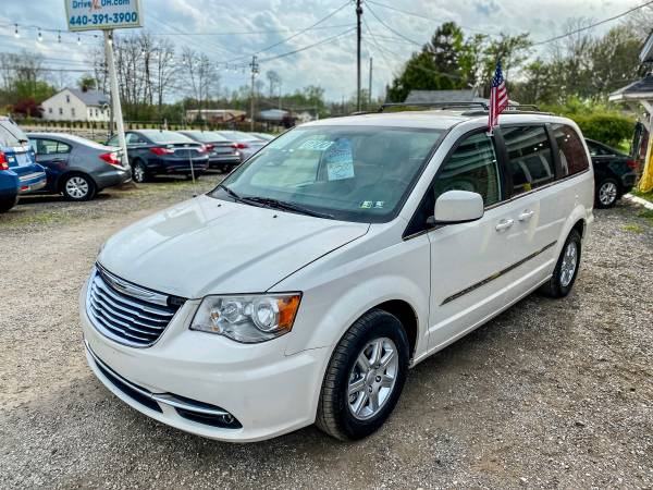 2013 Chrysler Town and Country - Drive Now 1, 000 Down - cars & for sale in Madison , OH – photo 3