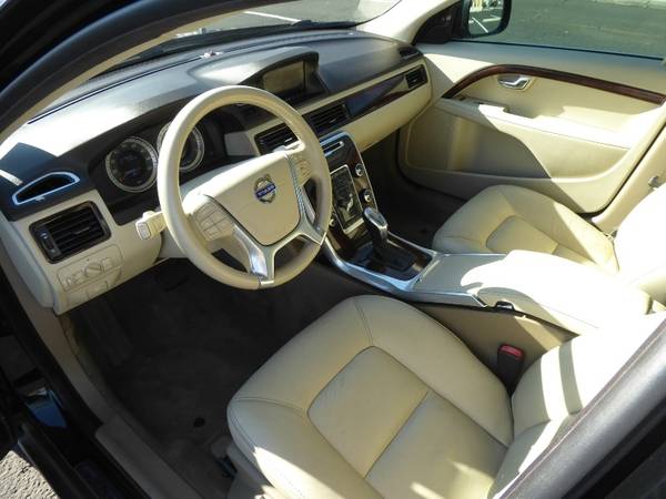 2013 VOLVO XC70 4DR WGN 3.2L with AM/FM stereo w/CD/MP3/WMA player... for sale in Phoenix, AZ – photo 18