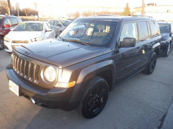 2015 Jeep Patriot Altitude Edition - cars & trucks - by dealer -... for sale in Des Moines, IA – photo 9