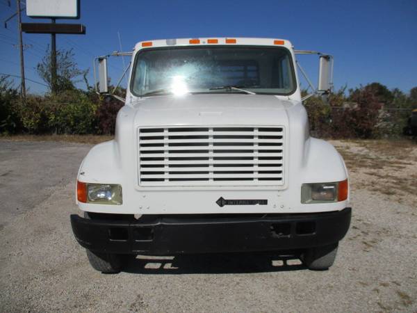 1995 International 4700 12’ Flatbed for sale in Grandview, MO – photo 8