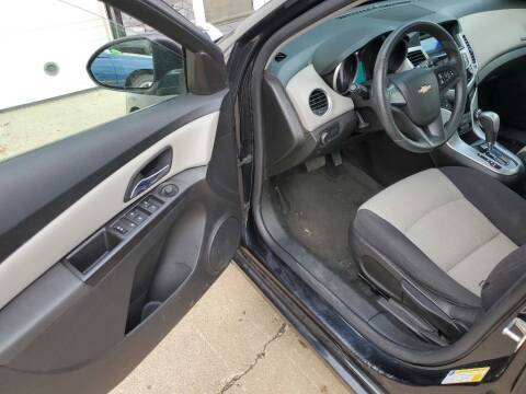 2015 Chevy Cruze LS - cars & trucks - by dealer - vehicle automotive... for sale in Arlington, MN – photo 12