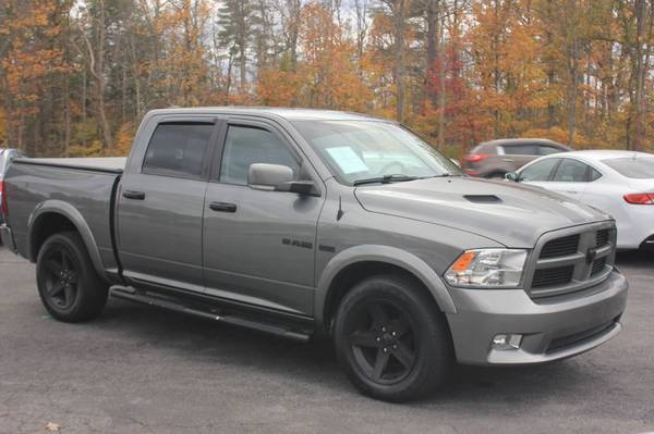 2010 RAM 1500 SLT Crew Cab 4WD for sale in Round Lake, NY – photo 3