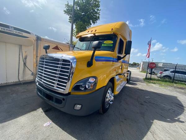 2013 FREIGHTLINER CASCADIA SLEEPER TRACTOR STOCK 1615 - cars &... for sale in Miami, FL – photo 3