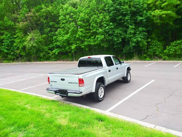 2004 Dodge Dakota 94, MILES! 5/22 inspection! SENIOR OWNED! 4 dr 4x4 for sale in Fort Washington, PA – photo 3