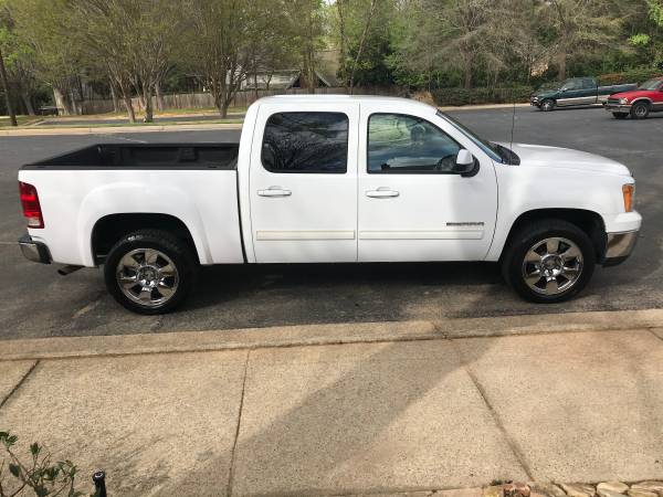 2010 GMC SIERRA 1500 SLT - SUPER CLEAN/0 ACC/NEEDS NOTHING - cars & for sale in Peachtree Corners, GA – photo 7