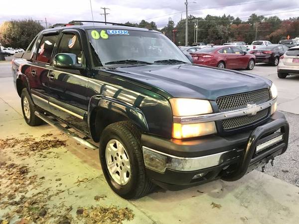 2006 Chevrolet Avalanche 1500 - Financing Available! - cars & trucks... for sale in Fayetteville, NC – photo 4