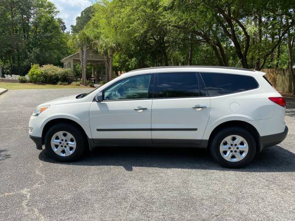 2011 Chevy Traverse for sale in Mount Pleasant, SC – photo 2