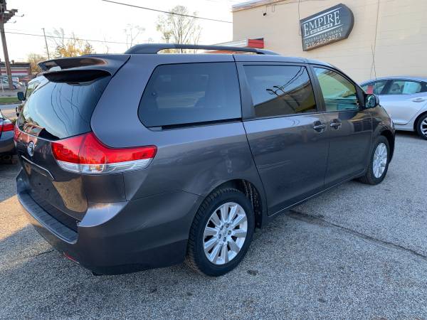 2014 Toyota Sienna LE AWD. WARRANTY!! 1 OWNER!! AWD!! Remote Start!!... for sale in Cleveland, OH – photo 4