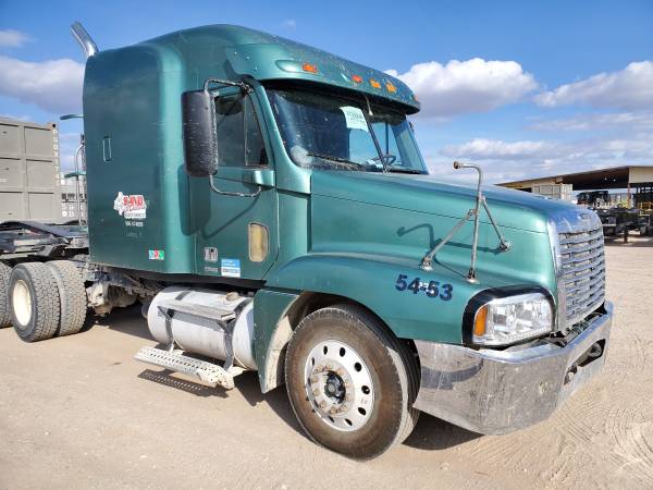 Semi truck 2006 freightliner century classic for sale in Midland/odessa, TX – photo 3