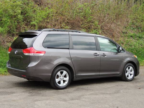 2011 Toyota Sienna LE 8-Passenger Dependable Quality Van Back for sale in binghamton, NY – photo 7