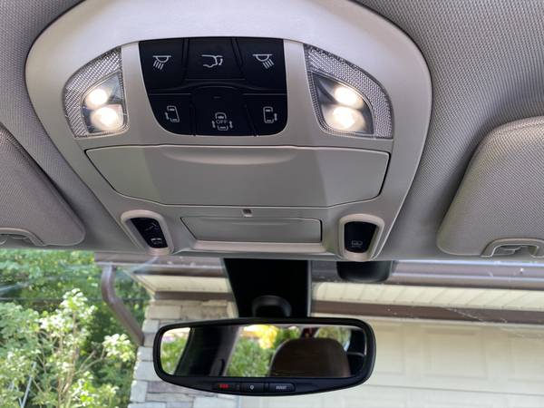 2019 Pacifica LIMITED Fully Loaded TVS, Blu-Ray, Exotic Interior for sale in Royal Oak, MI – photo 10