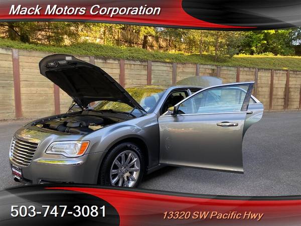 2012 Chrysler 300 Limited Pano Roof Navi Back-Up Camera 31MPG - cars for sale in Tigard, OR – photo 19