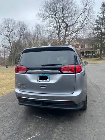 2019 Chrysler Pacifica Wheelchair Van BraunAbility Touring L - cars for sale in Brookfield, NY – photo 5