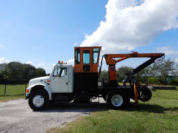 2001 International 4700 DT466E Grapple Loader Lift Low Miles 7.6L Dies for sale in Royal Palm Beach, FL – photo 4