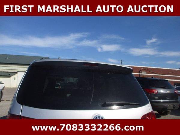 2009 Volkswagen Routan SE - Auction Pricing - - by for sale in Harvey, IL – photo 4