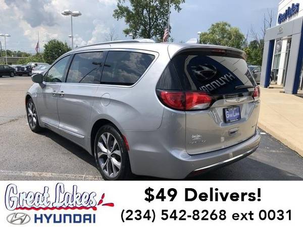 2017 Chrysler Pacifica mini-van Limited for sale in Streetsboro, OH – photo 3