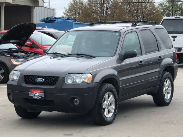 2006 FORD ESCAPE. 4X4.ONLY 136K.RUNS GREAT.FINANCING for sale in Omaha, NE
