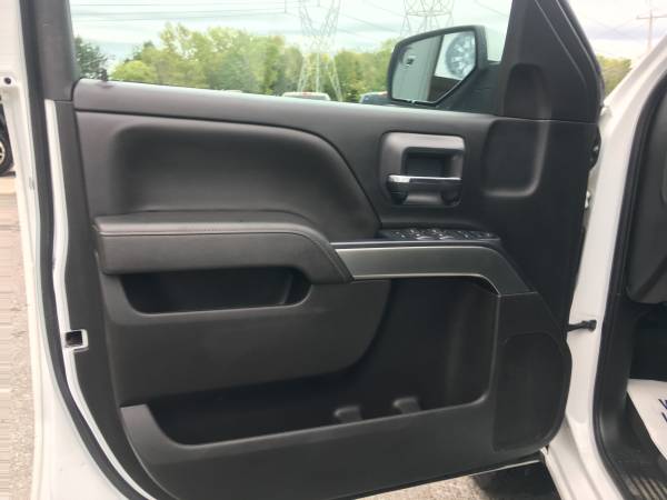 2018 Chevy Silverado LT Crew Cab 5.3L 6.5' Box! White! for sale in Bridgeport, NY – photo 23