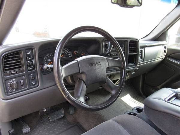 Clean Carfax! 2006 GMC Sierra SLE 2500 HD Crew cab 4X4! - cars & for sale in Appleton, WI – photo 16