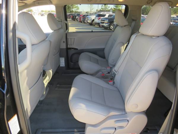 *2020* *Toyota* *Sienna* *XLE Automatic Access Seat FWD 7-Passenger*... for sale in Houston, TX – photo 24