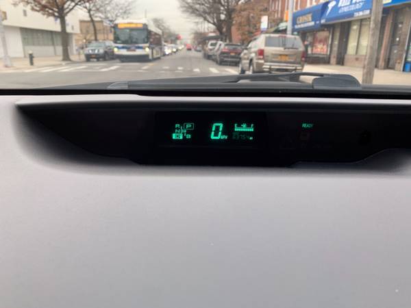 2008 Toyota Prius with 63k miles, clean title, one owner, runs new for sale in Maspeth, NY – photo 8