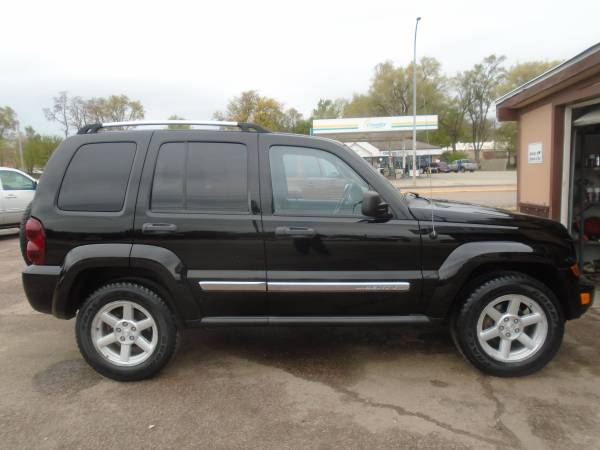06 Jeep Liberty Limited 4WD 78, 000 MILES - - by dealer for sale in Sioux City, IA – photo 2