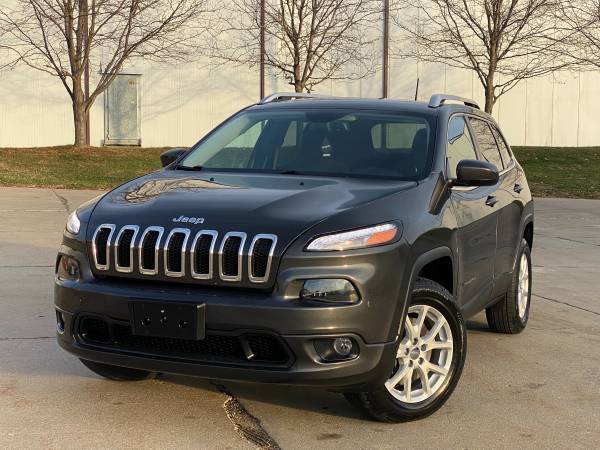 2016 JEEP CHEROKEE LATITUDE 4x4 / ONLY 64K / NEW TIRES / VERY CLEAN... for sale in Omaha, IA – photo 3