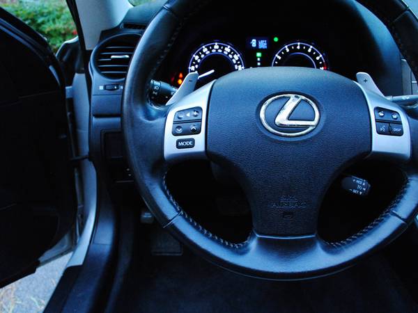 2011 Lexus IS 350C Luxury w/Navigation Park Assist for sale in Atlanta, GA – photo 16