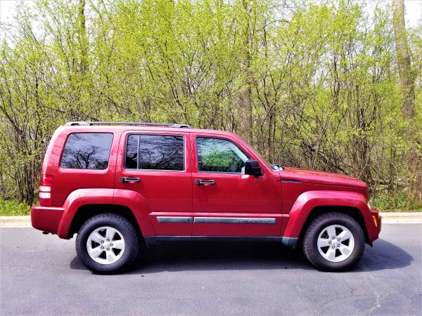 2011 Jeep Liberty 4x4 Sport - - by dealer - vehicle for sale in Madison, WI – photo 4