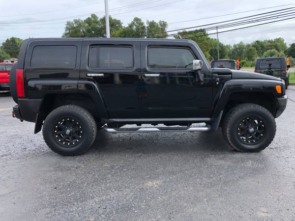 Very Clean! 2006 Hummer H3! AWD! Finance Guaranteed! for sale in Ortonville, MI – photo 6