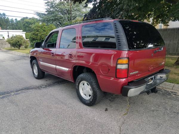 2005 GMC Yukon 3rd row Low miles CLEAN for sale in West Warwick, MA – photo 2