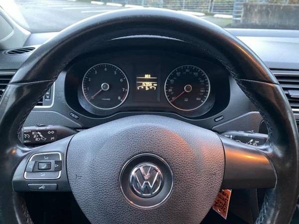 2012 Volkswagen Jetta SE PZEV 4dr Sedan 6A w/ Convenience and... for sale in Lynnwood, WA – photo 15