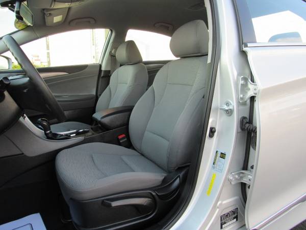 2014 Hyundai Sonata Hybrid - cars & trucks - by dealer - vehicle... for sale in Rockford, IL – photo 15